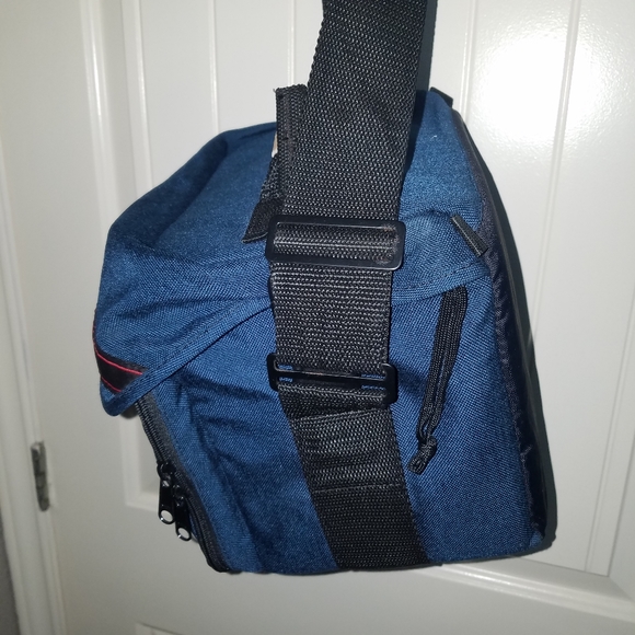 Tamrac Camera Shoulder Bag Case. - Picture 5 of 6